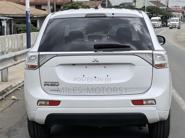 Mitsubishi Outlander PHEV 2018 White - 1