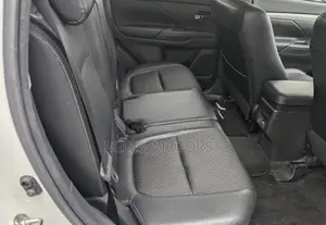 Mitsubishi Outlander PHEV 2018 Nyeupe