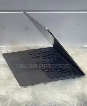 Microsoft Surface Laptop 2 - 14" Touchscreen, i5, 8GB RAM, 256GB SSD