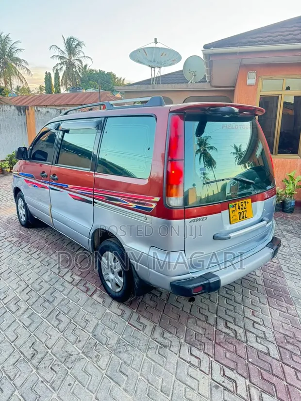 Toyota Noah SR 2002 Burgundy - 1