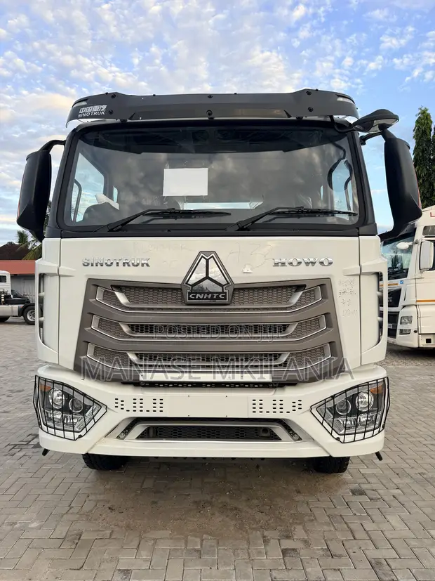 CNHTC Howo NX 371 Tractor Unit Truck - 1