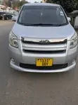 Toyota Noah 2009 Silver - 1