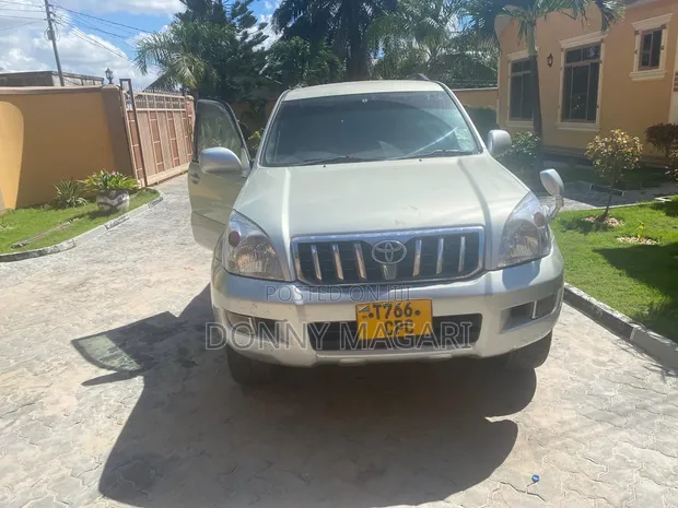 Toyota Land Cruiser Prado 2006 Silver - 1