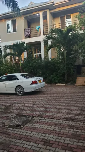 2 Bedroom House for Rent in Oyster Bay