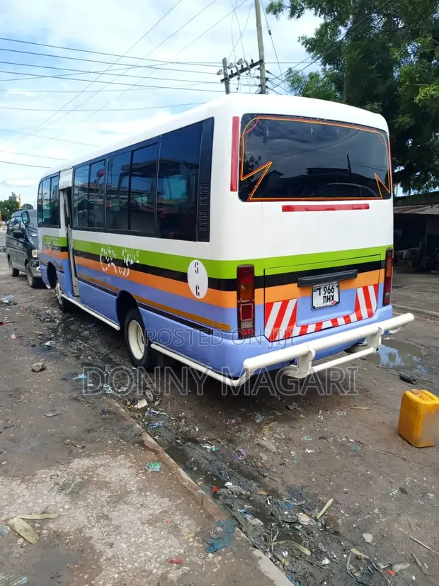 Nissan Civilian 2002 Bus - 1