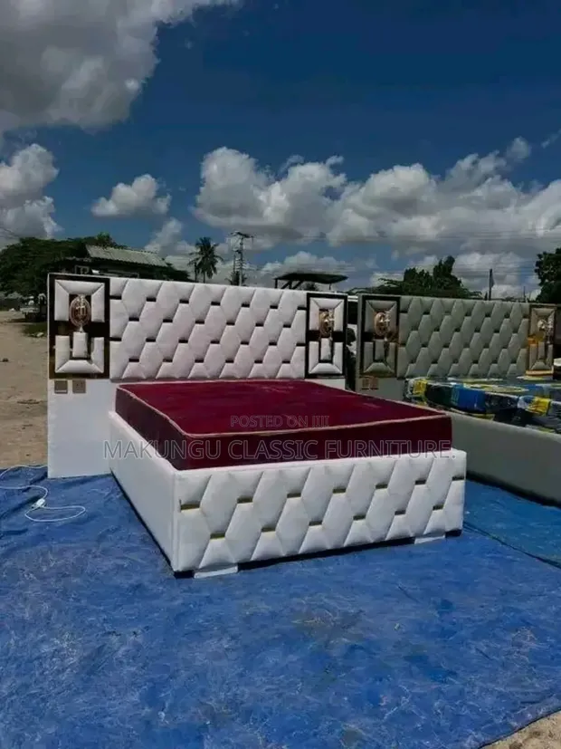 Modern Bedsofa with Lights and Gold Stickers (5/6) - 1