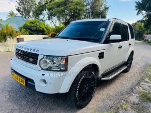 Land Rover Discovery 4 2014 White