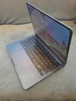 Apple MacBook Air 2024 M3 13-inch 8GB RAM 256GB SSD - 1