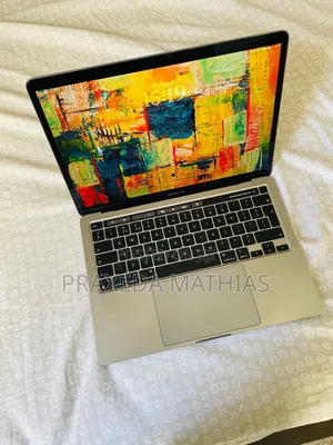 Apple MacBook Pro 2022 M2 8GB RAM 256GB SSD