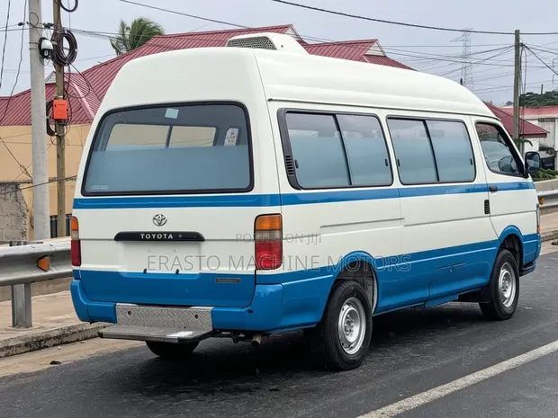 Toyota HiAce 2005 - 1