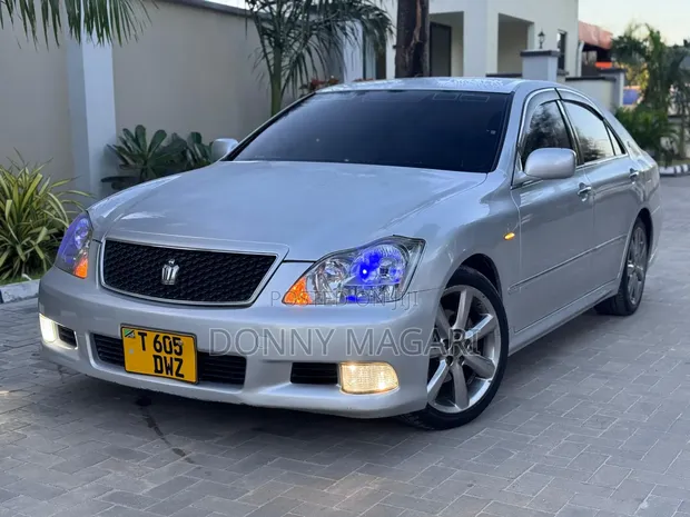Toyota Crown Athlete 2007 Silver - 1