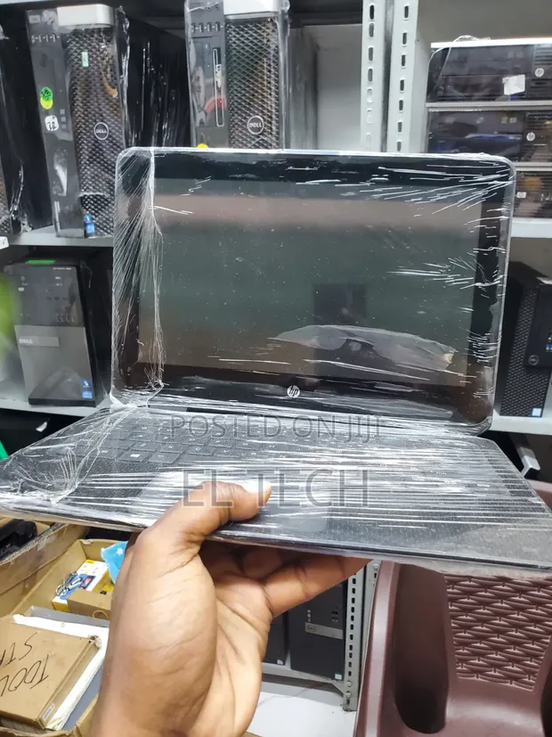 HP Laptop 4GB RAM Intel SSD 128GB - 1