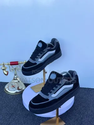Vans Sneakers Ngozi Halisi za Wanaume - Mpya Kabisa
