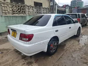 Toyota Carina 2.0 AWD Sedan 2000 Nyeupe