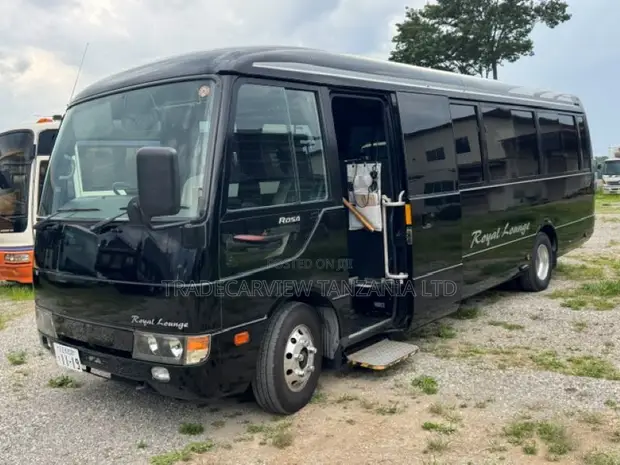 Mitsubishi Fuso Rosa 2006 Black 13-Seater Bus - 1