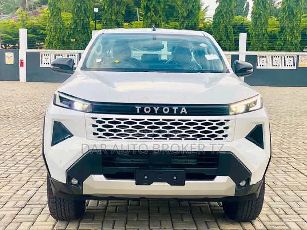 New Toyota Hilux 2025 - 1