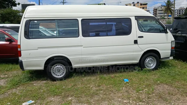Toyota HiAce 3L Manual 2002 - 1