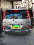 Toyota Isis 2010 Gray - 1