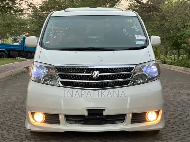 Toyota Alphard 2.4 Petrol AWD 2004 White - 1