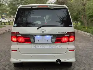 Toyota Alphard 2.4 Petrol AWD 2004 White