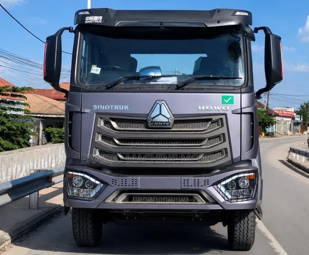 Brand New Sinotruk HOWO 371HP Tractor Head - 1