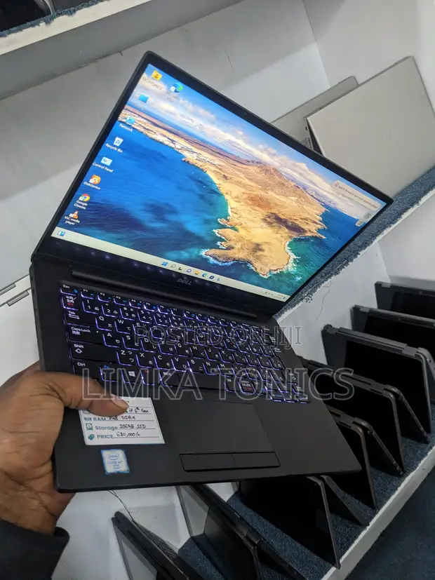 Dell Latitude 7370 Laptop - Core i7, 8GB RAM, 256GB SSD - 1
