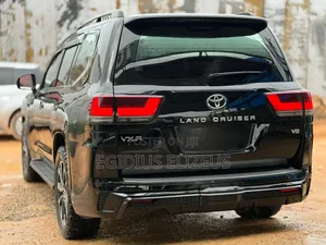 Toyota Land Cruiser VXR 200 Facelift 2024