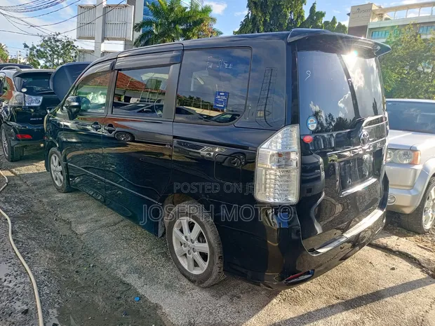 Toyota Noah 2008 Black - 1