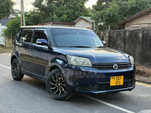 Toyota Corolla Rumion 2008 Nyeusi - 1