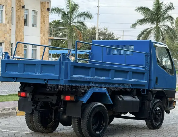 Mitsubishi Canter Tipper Truck - 1
