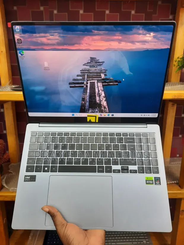 Samsung Galaxy Book4 Ultra Laptop 32GB RAM, 1TB SSD, RTX 4070 - 1