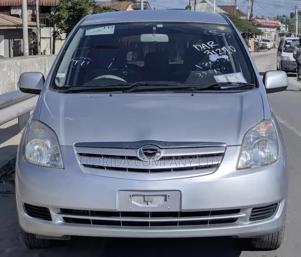 Toyota Corolla Spacio 2003 Nyeupe - 1