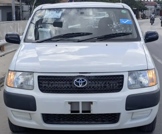 Toyota Succeed 2005 White - 1