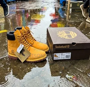 Men's Timberland Leather Boots - Brand New