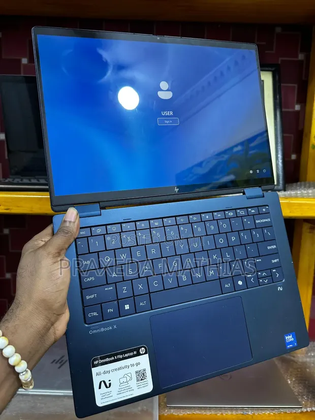 Laptop HP OmniBook X Flip 14" - Core Ultra 7, 16GB RAM, 1TB SSD - 1