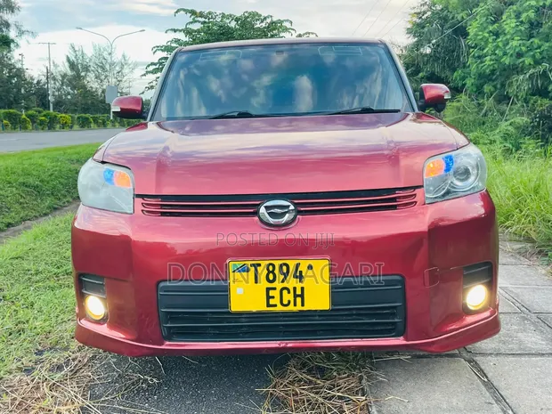 Toyota Corolla Rumion 2008 Nyekundu - 1