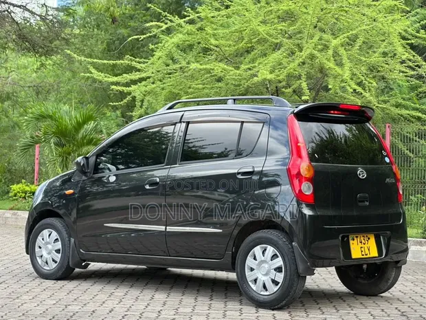 Daihatsu Mira 2010 Nyeusi - 1