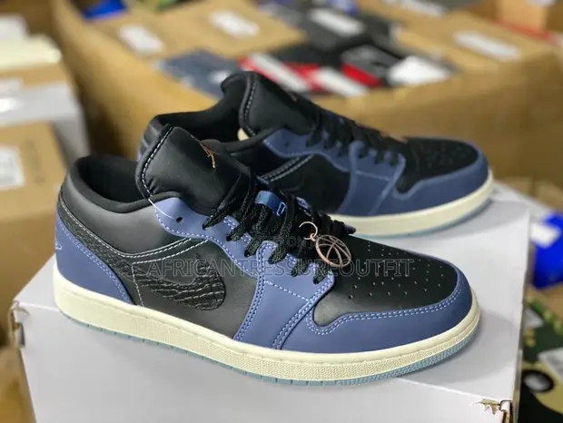 Nike Air Jordan Low SE Sneakers - 1