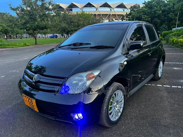 Toyota IST 2004 Black - 1
