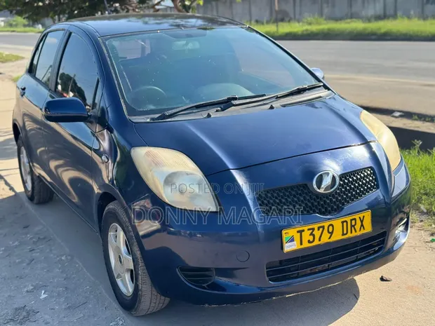 Toyota Vitz 2005 Blue - 1