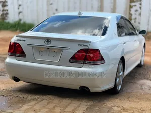 Toyota Crown Athlete 2004