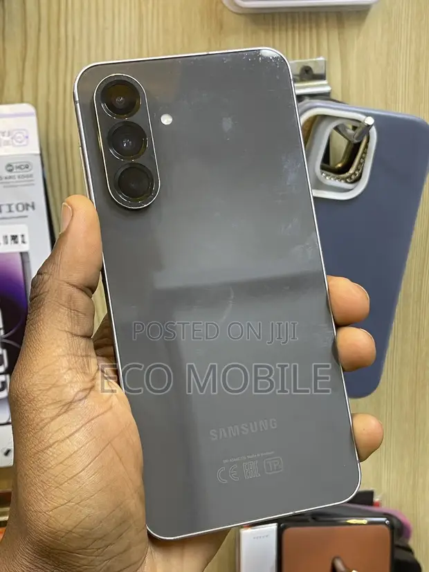 Samsung Galaxy A56 128GB Nyeusi - 1