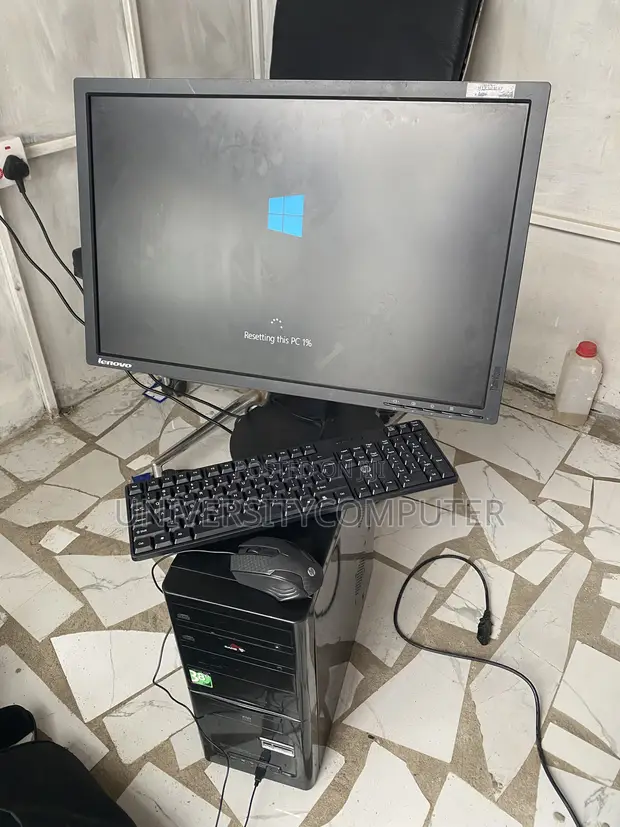 Kompyuta ya Mezani Gigabyte GB-BNi7QG4-950 - 8GB RAM, 250GB HDD - 1