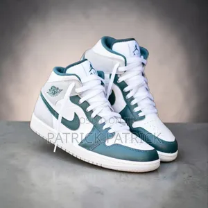 Air Jordan 1 Mid SE "Oxidized Green"