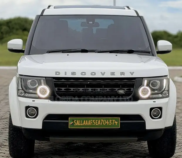 Land Rover Discovery 2014 White - 1