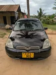 Toyota Vitz 2003 Nyeusi - 2