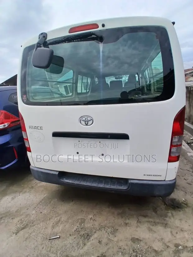 Toyota HiAce 220 2007 White - 1