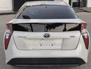 Toyota Prius 2017 Hybrid White