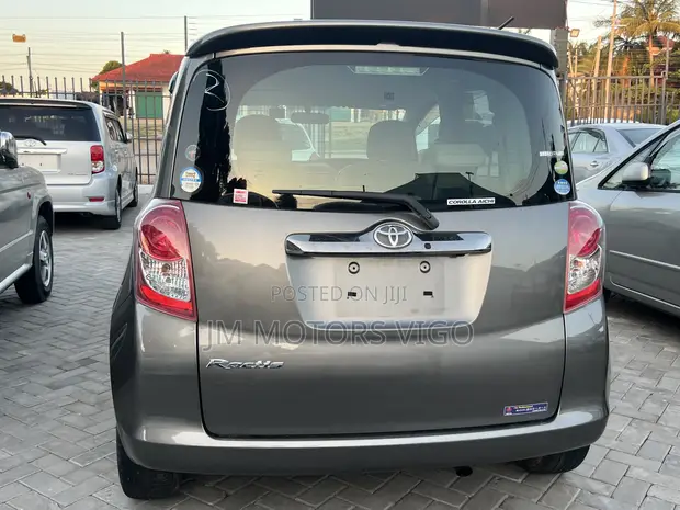 Toyota Ractis 2008 Gray - 1