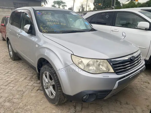 Subaru Forester 2009 Silver - 1